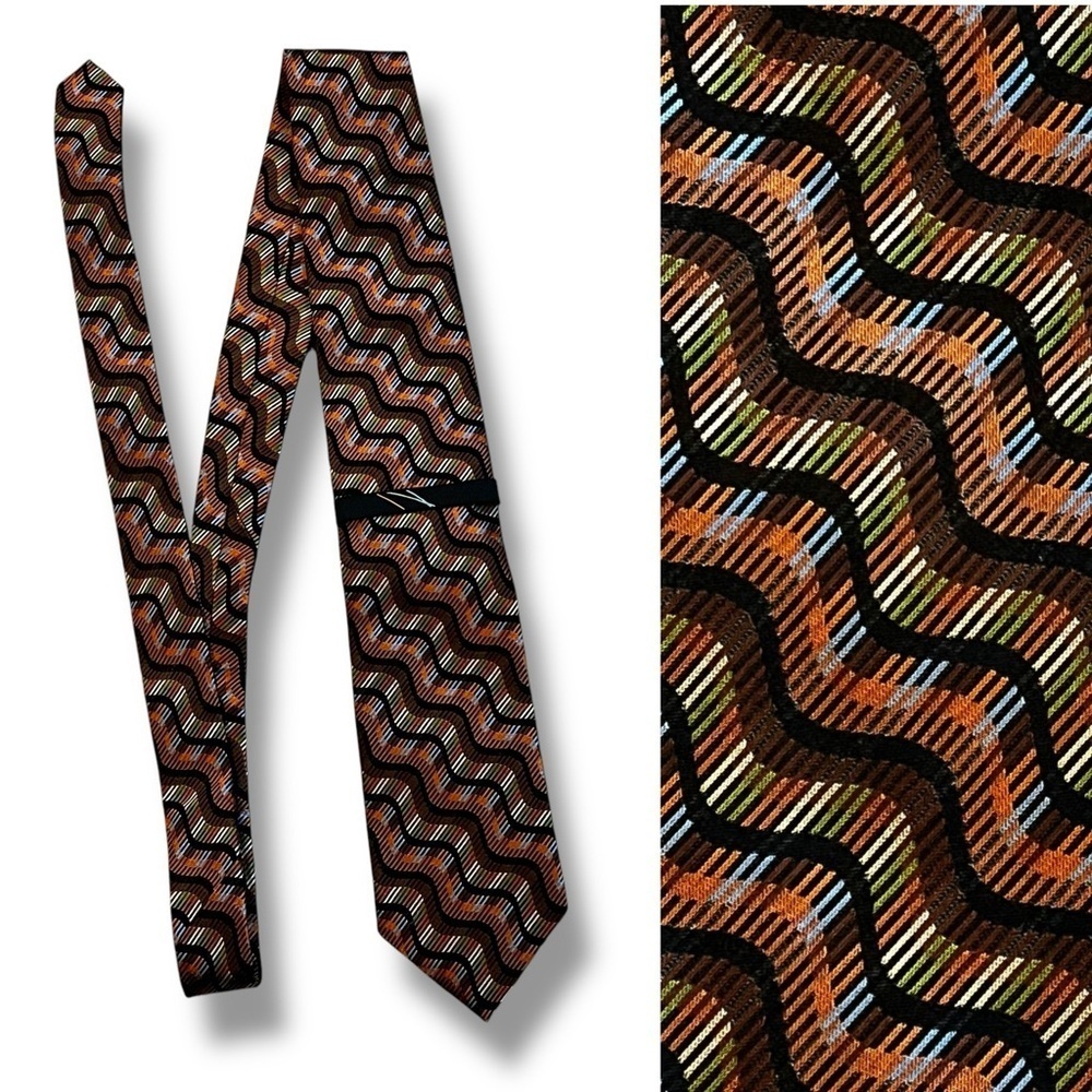 Jhane Barnes Frequency Neck Tie 100% Silk Geometric Wavy Lines NWT Vintage